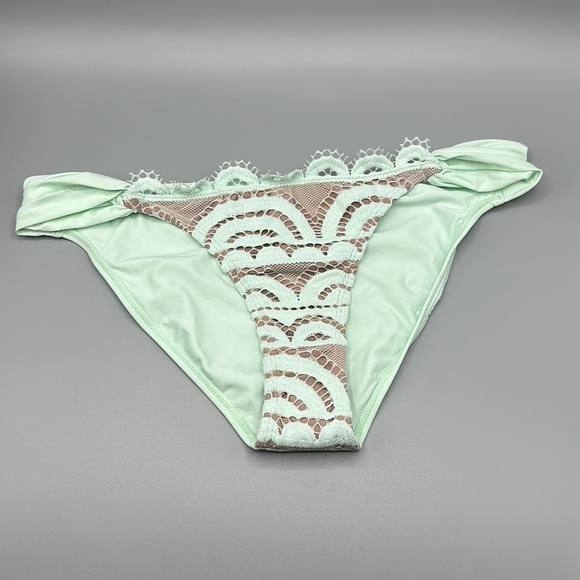 PILYQ NWT Azura Lace Overlay Fanned Full Teeny Bikini Bottoms Size Large - Picture 1 of 9